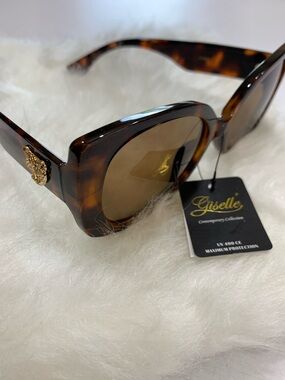 Sunglasses wide frame NWT